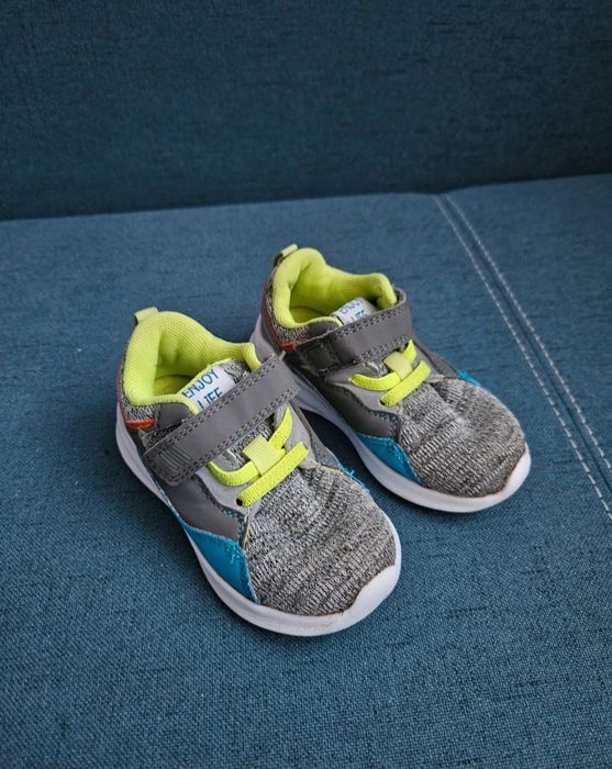 Buty sportowe lekke r23 dla chlopca