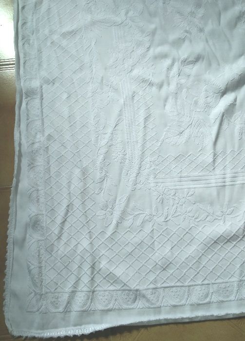Colcha Seda 1.80Mt X 2.20Mt Decorada