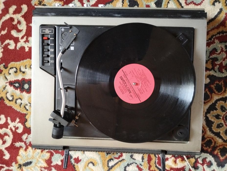 Проигрыватель виниловый Вега 109 м