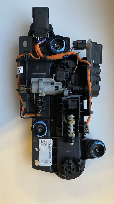 Ручка двери Rivian R1S 2025