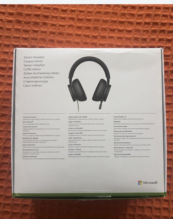 Xbox Serie X 1TB + Headphones Microsoft + Suporte Parede