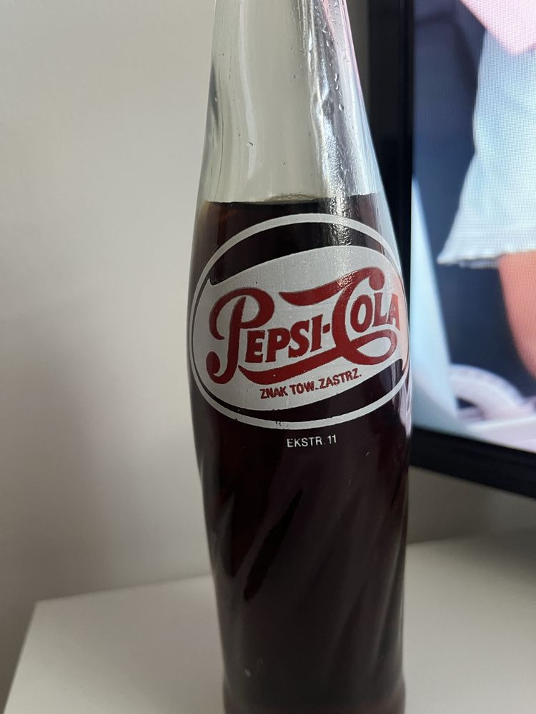 Pełna butelka pepsi coli z PRL- oryginalna zawartość
