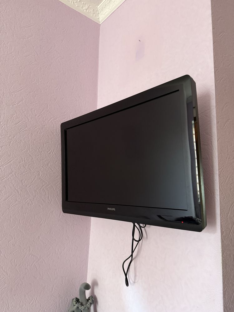 Телевізор Philips 26PFL3606H/12