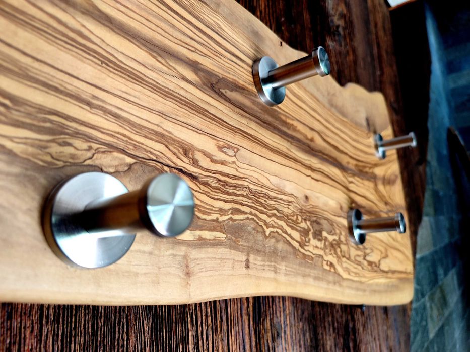 Wieszak na ubrania ,drewno oliwne