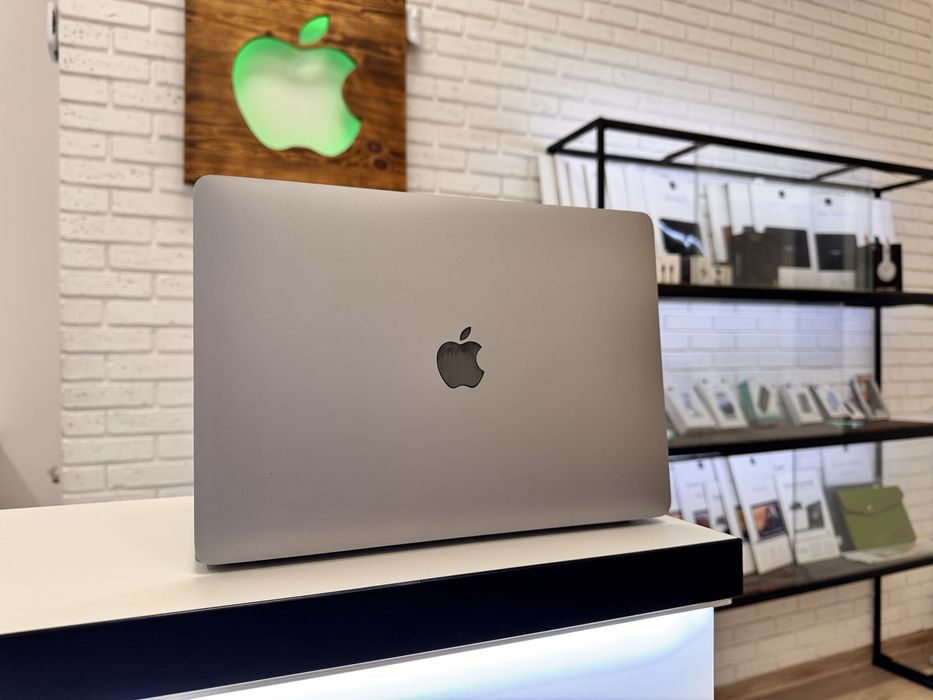 MacBook Pro 13 2020 M1 Custom 16/1 tb Магазин Гарантія