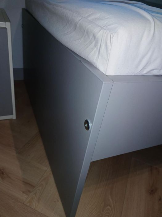 Łóżko 90x200 cm z materacem i dodatkami