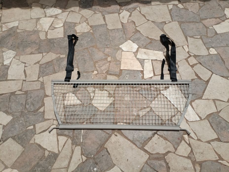 Separador para bagageira do Mercedes