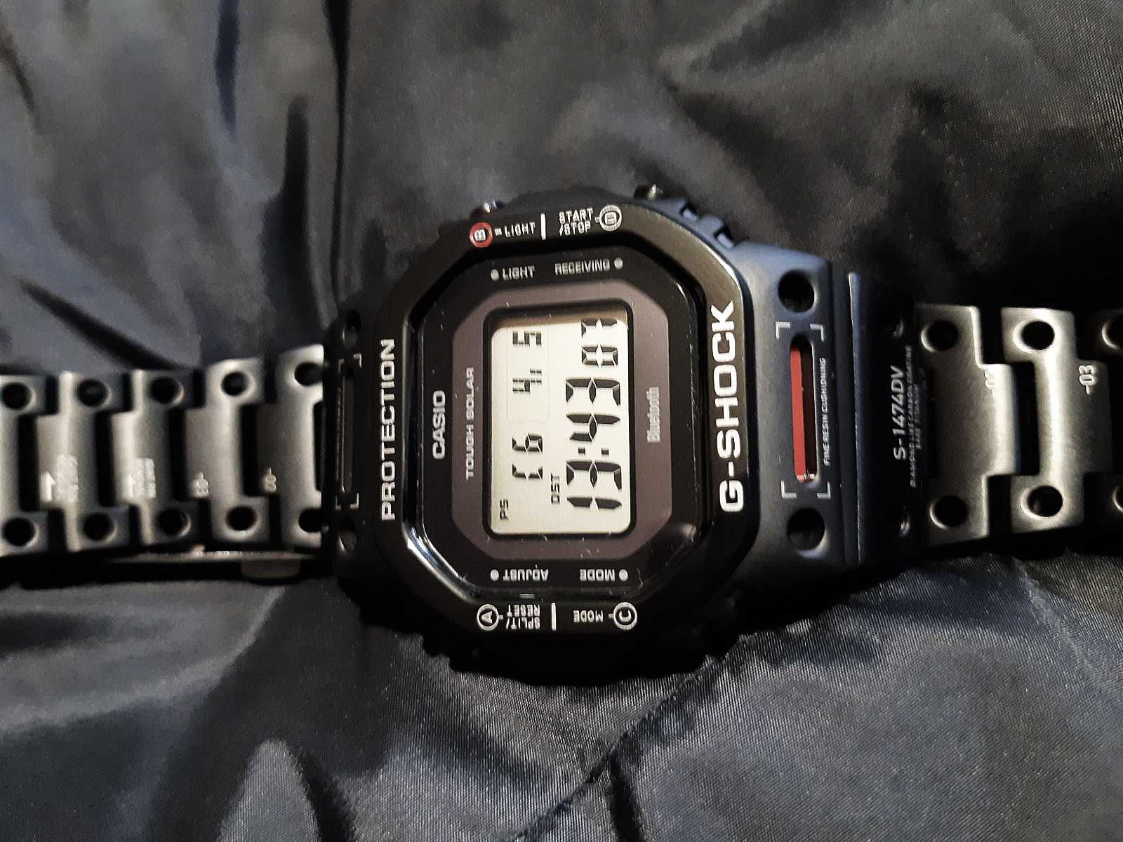 Casio G-Shock GW-B5600 Robot mod - Solar, Radio Multiband6, Bluetooth