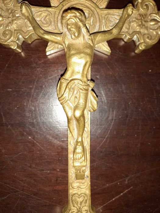 Cruxifixo de parede antigo