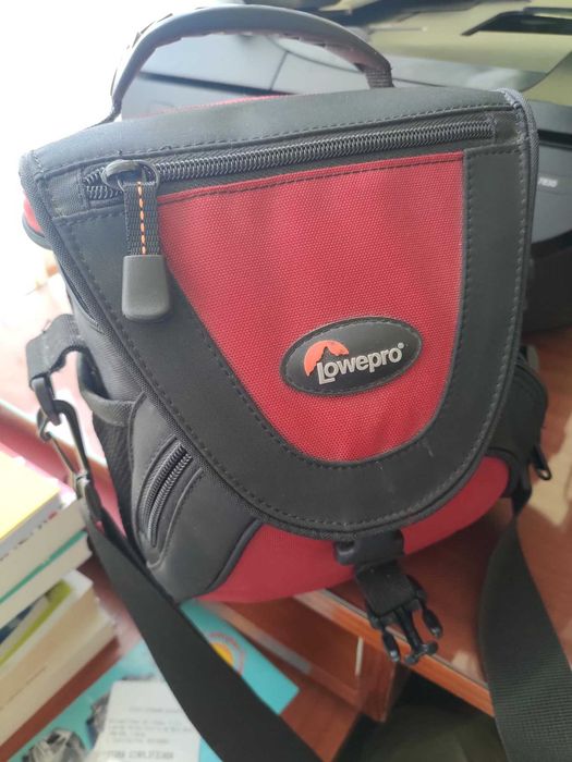 Máq. fotográfica Nikon D50 (corpo) + acessórios (está a funcionar)