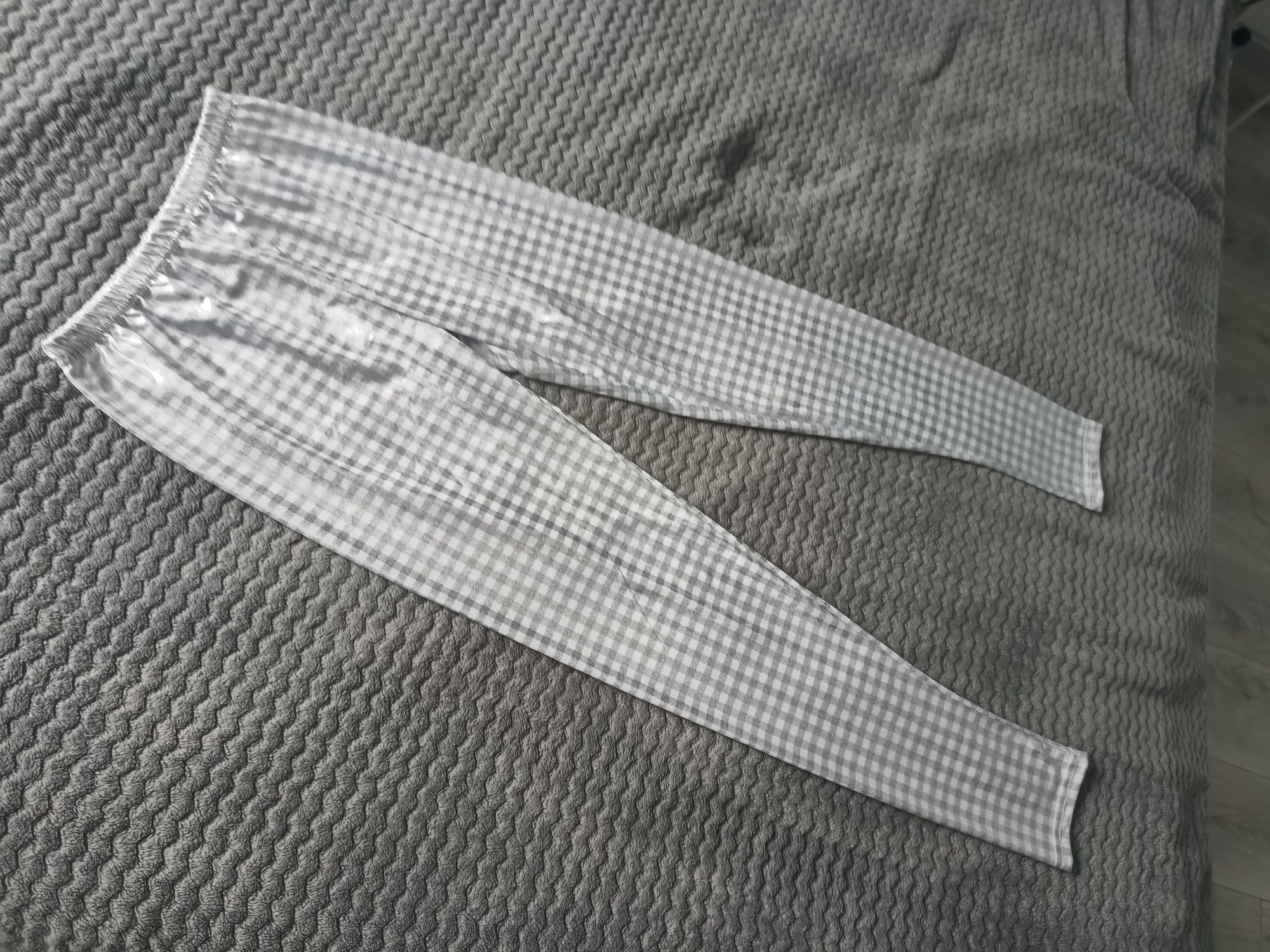 Srebrne leginsy 38
