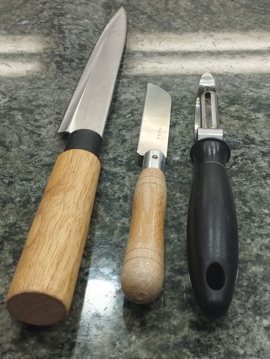 Conjunto 2 facas e 1 descascador