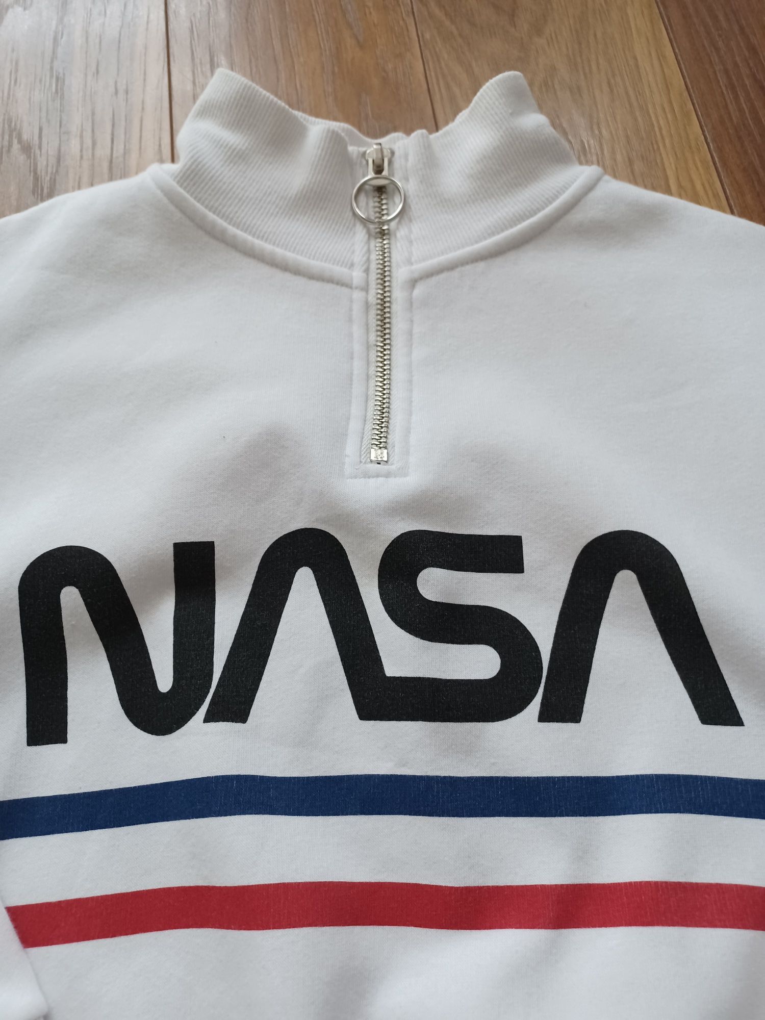 Cudna bluza H&M z aplikacją NASA