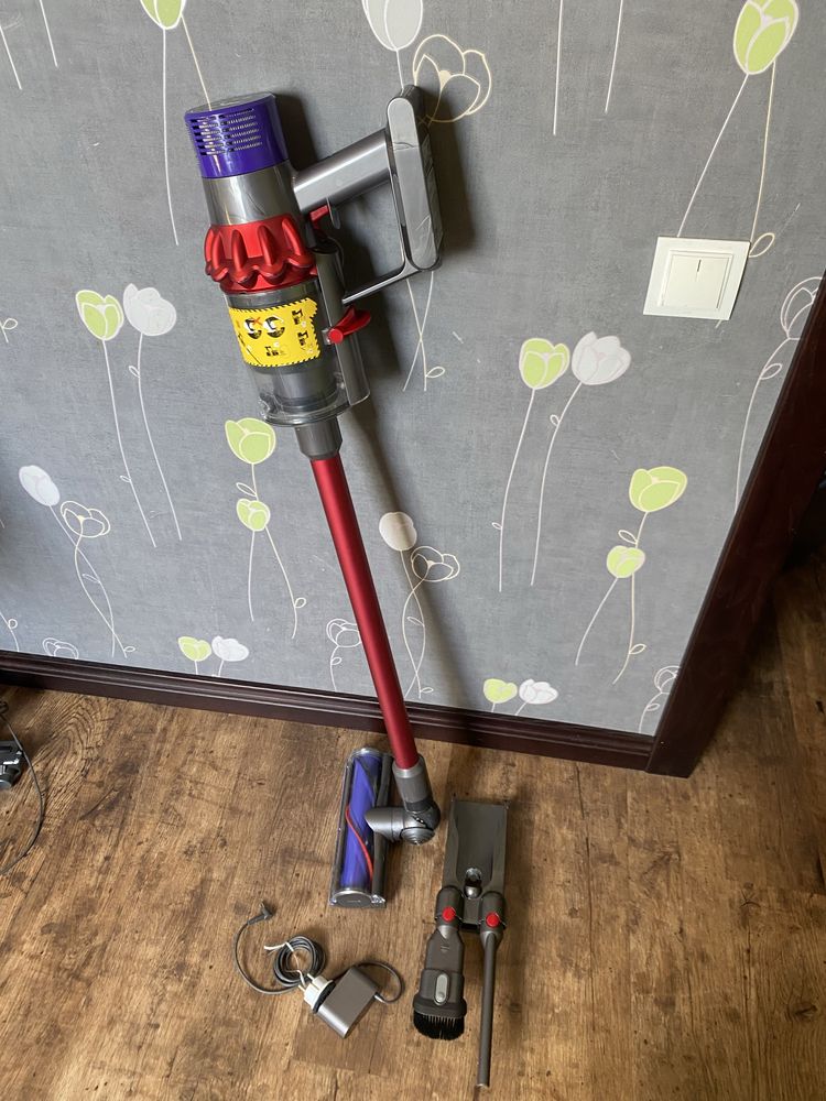 Пылесос аккумуляторный Dyson V10