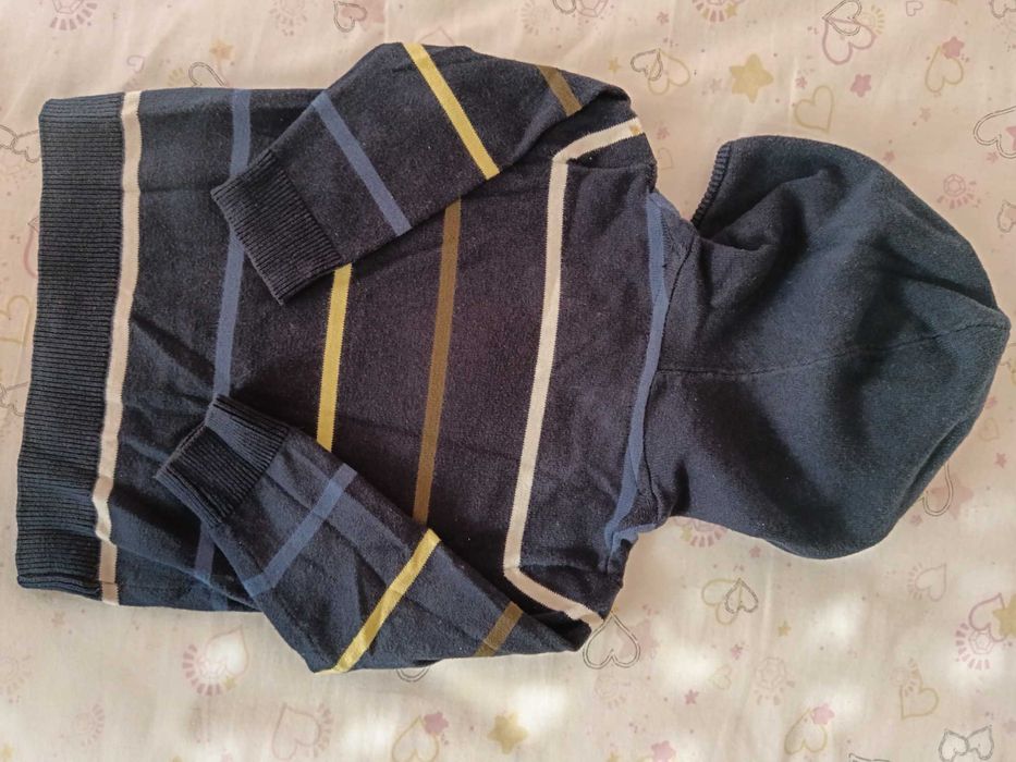 Casaco com capuz 9-12m