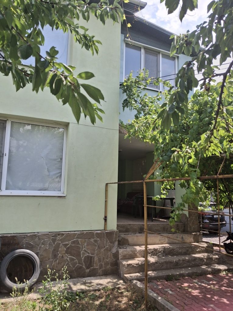 (13) Продам капітальний 2-поверховий будинок у Малодолинському
