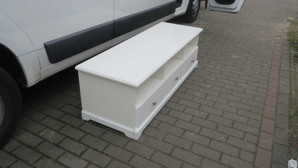 Długa komoda biała RTV