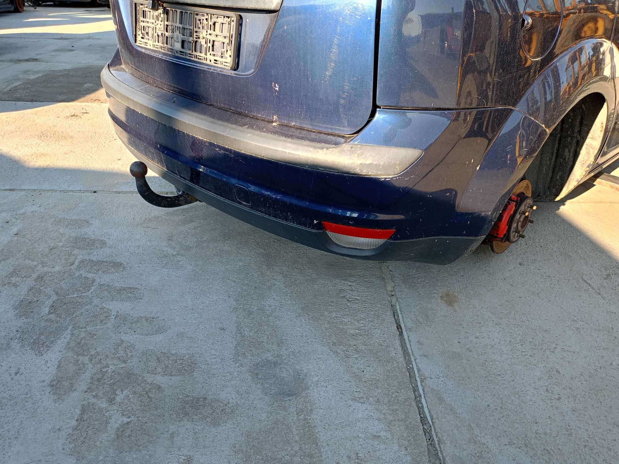 Ford Focus MK2 Hatchback Zderzak Tył Kolor I2