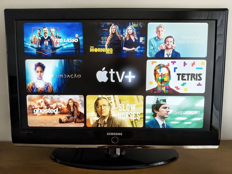 TV Samsung de 43 polegadas e comando como novos
