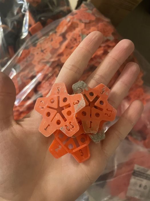 Krzyżyki glazurnicze dystansowe do fug 50 szt