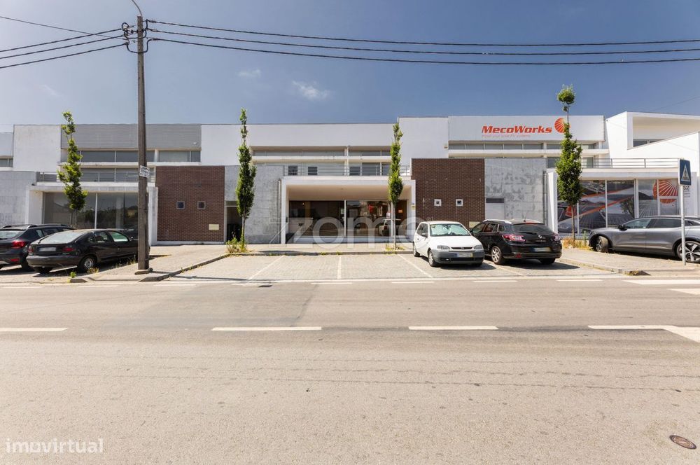 Armazém para Atividades Industriais e Serviços – Vila Nova da Telha...
