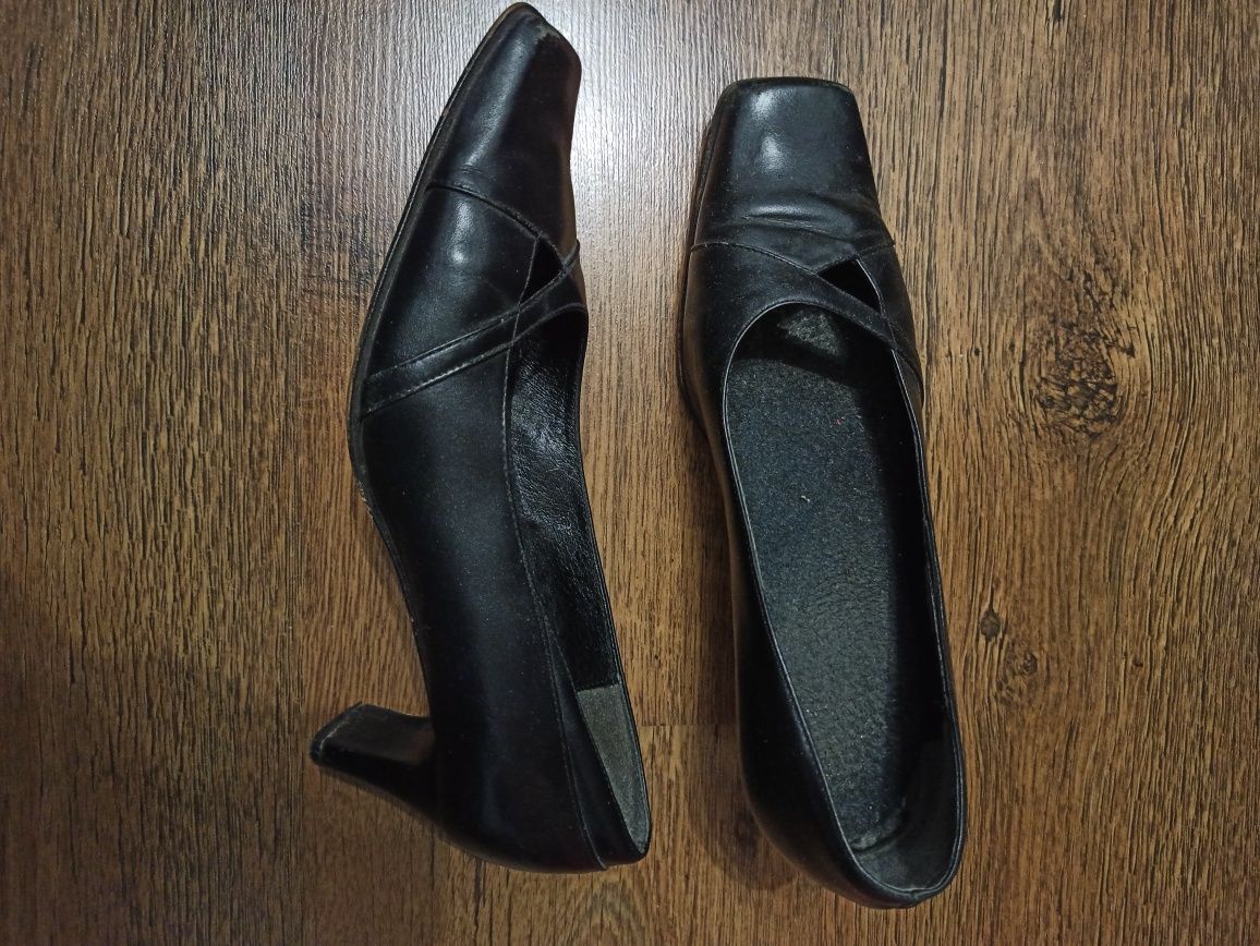 Skórzane buty na obcasie vintage 39