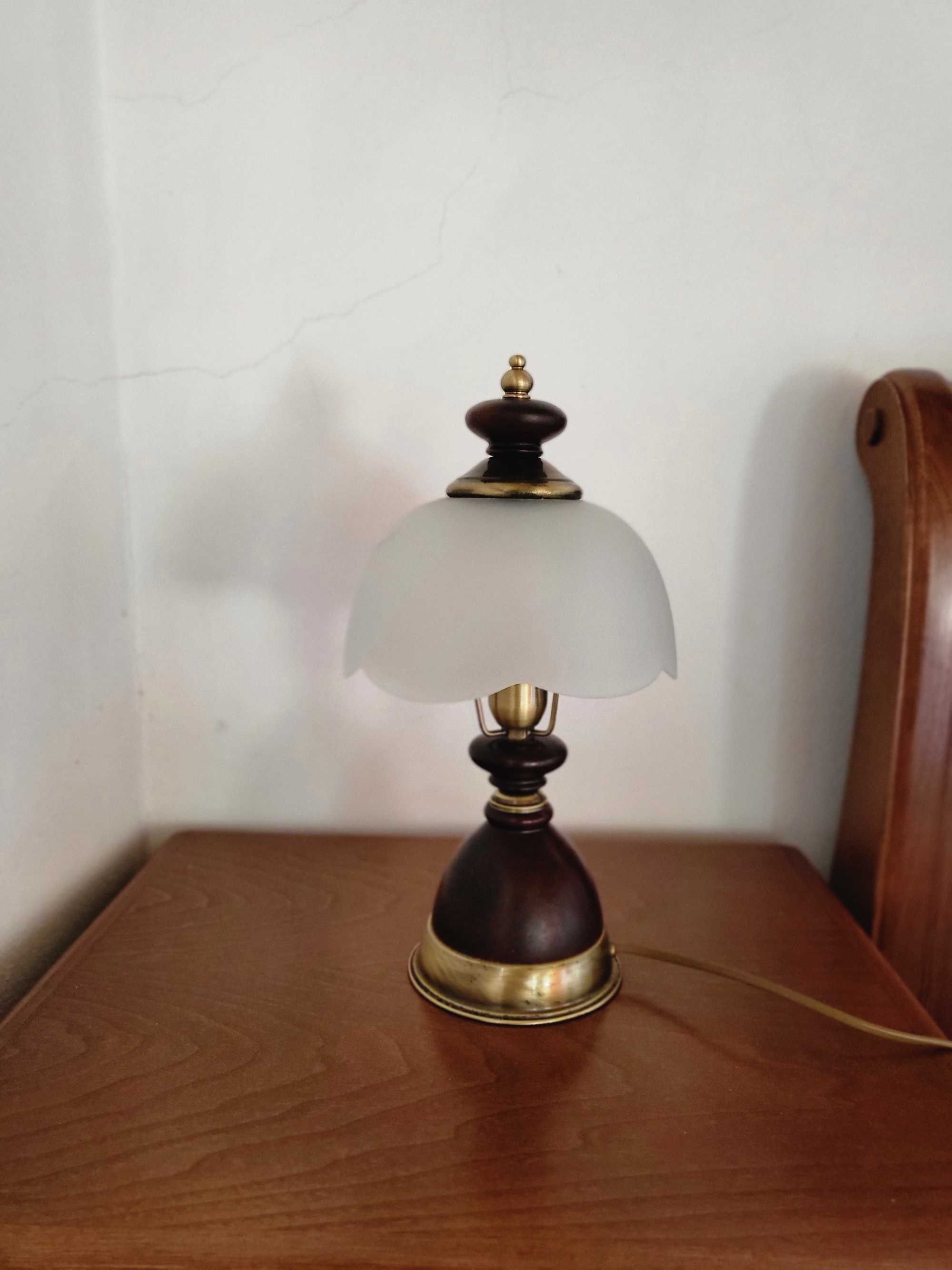 Dois candeeiros de mesa