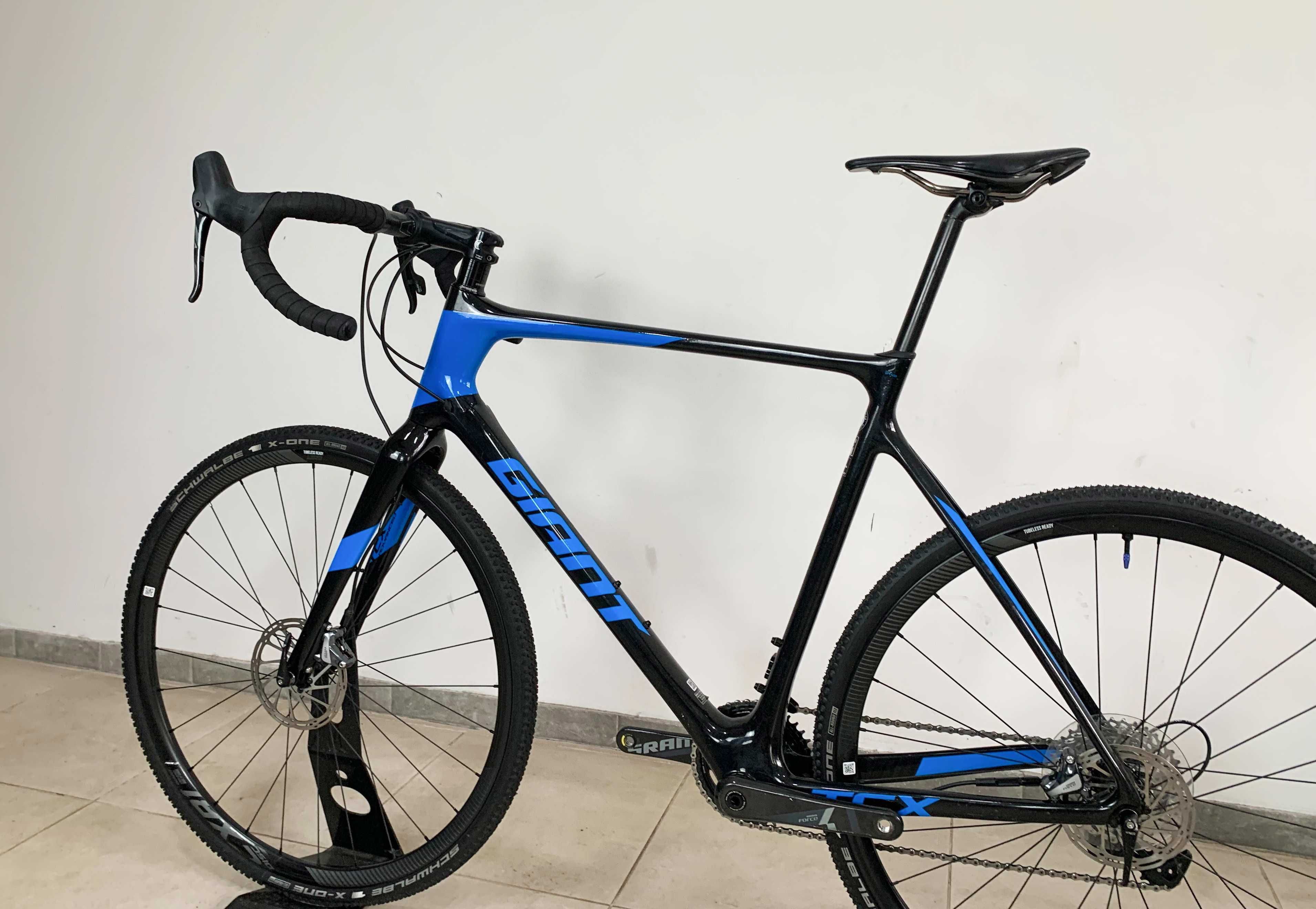 Циклокрос Giant TCX Advanced Pro 1 карбон колеса. Гравийник