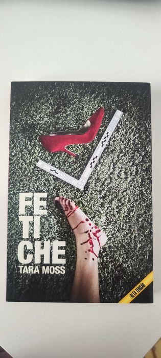 Livro "Fetiche" de Tara Moss, em português, novo