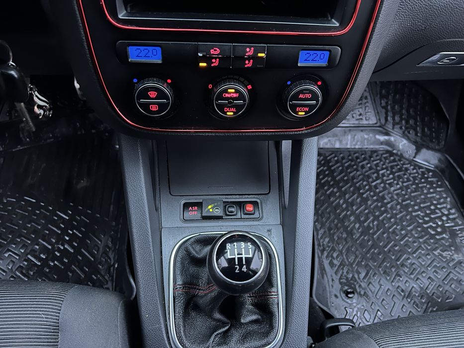 VW Golf V 1.6 MPI газ/бензин