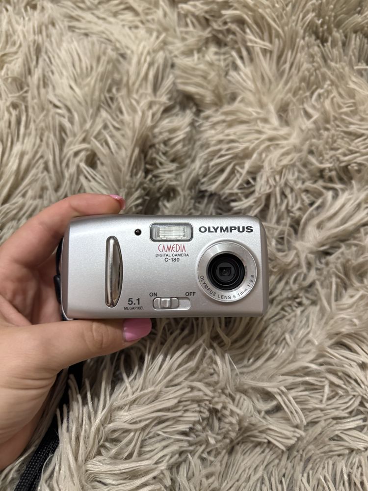 Фотоапарат OLYMPUS