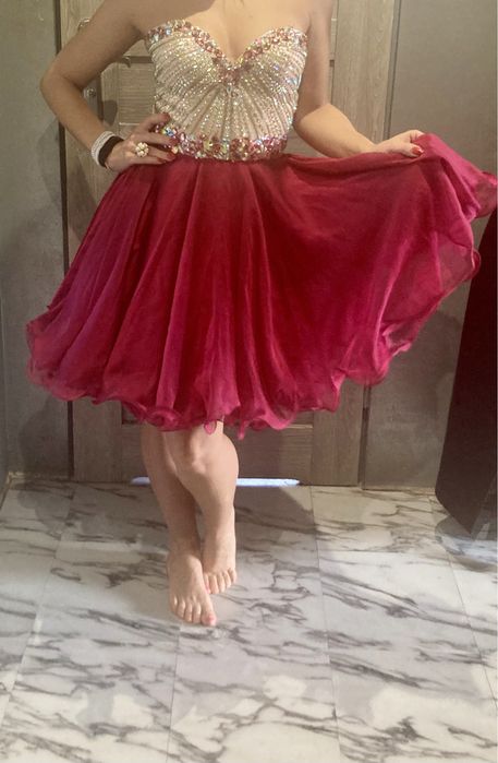 Sukienka zdobiona cudo