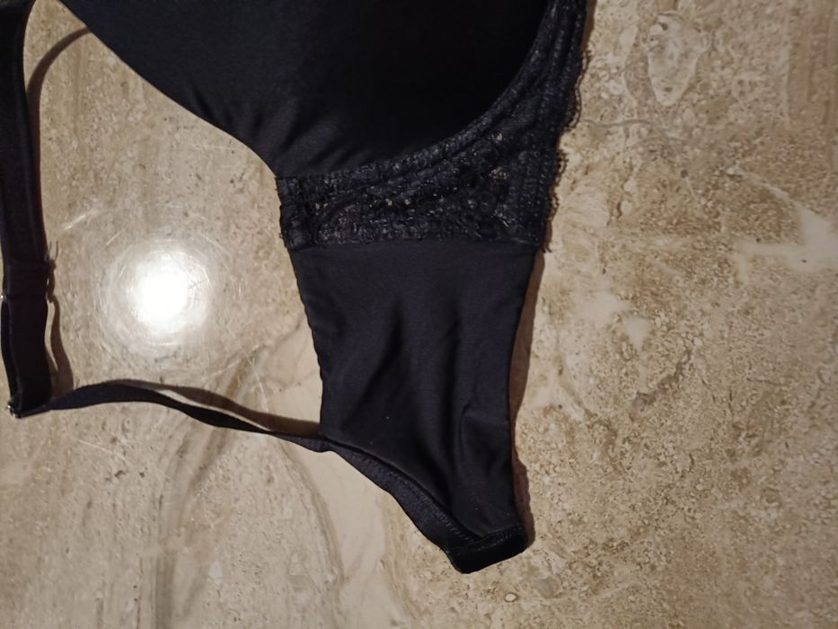 Biustonosz czarny 75 E