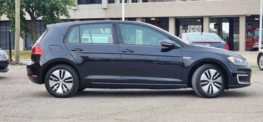 Volkswagen e-Golf SEL Premium      2016