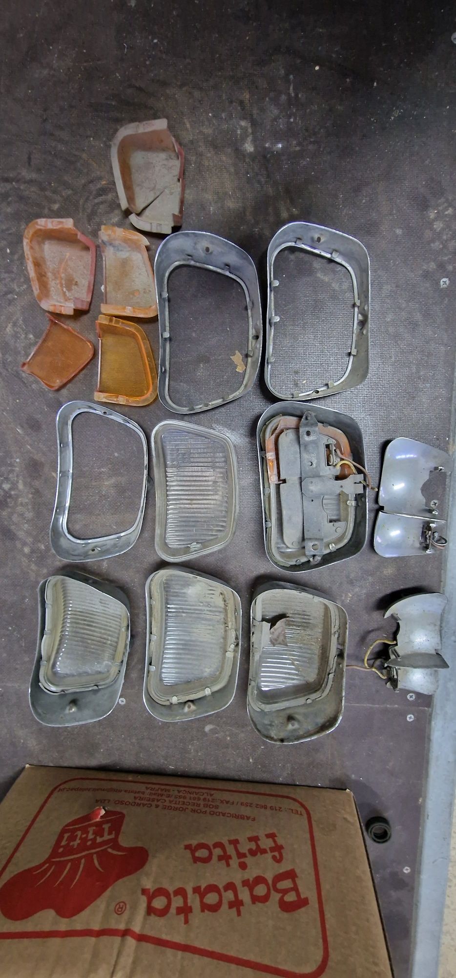 Várias peças, acessórios mercedes w110 Fintail