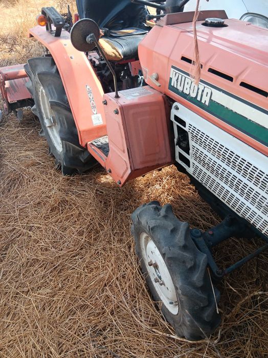 Vendo trator  rubota