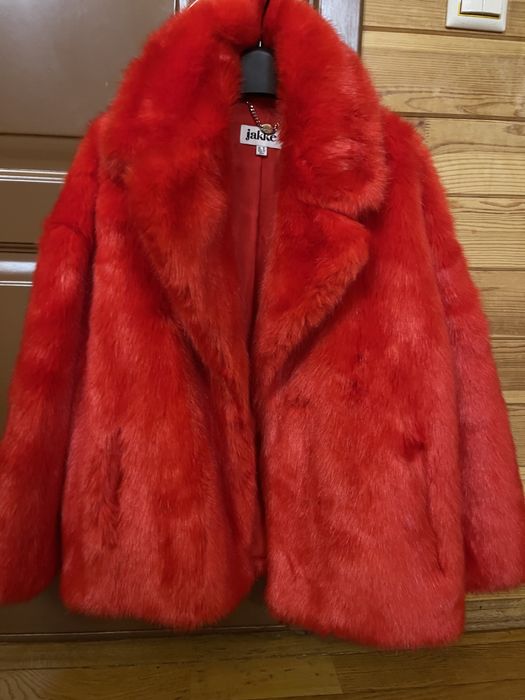 Шубка із штучного хутра бренду Jakke