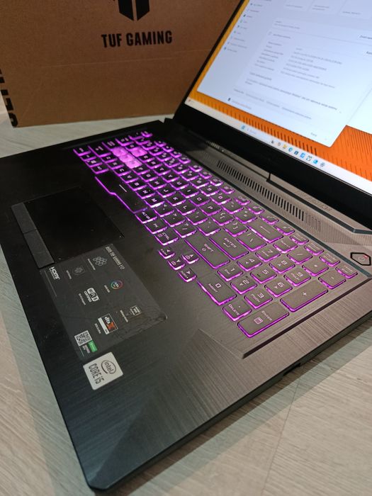 Asus TUF 17 cali i5 10ta generacja 16 GB RAM GTX 1650 karton