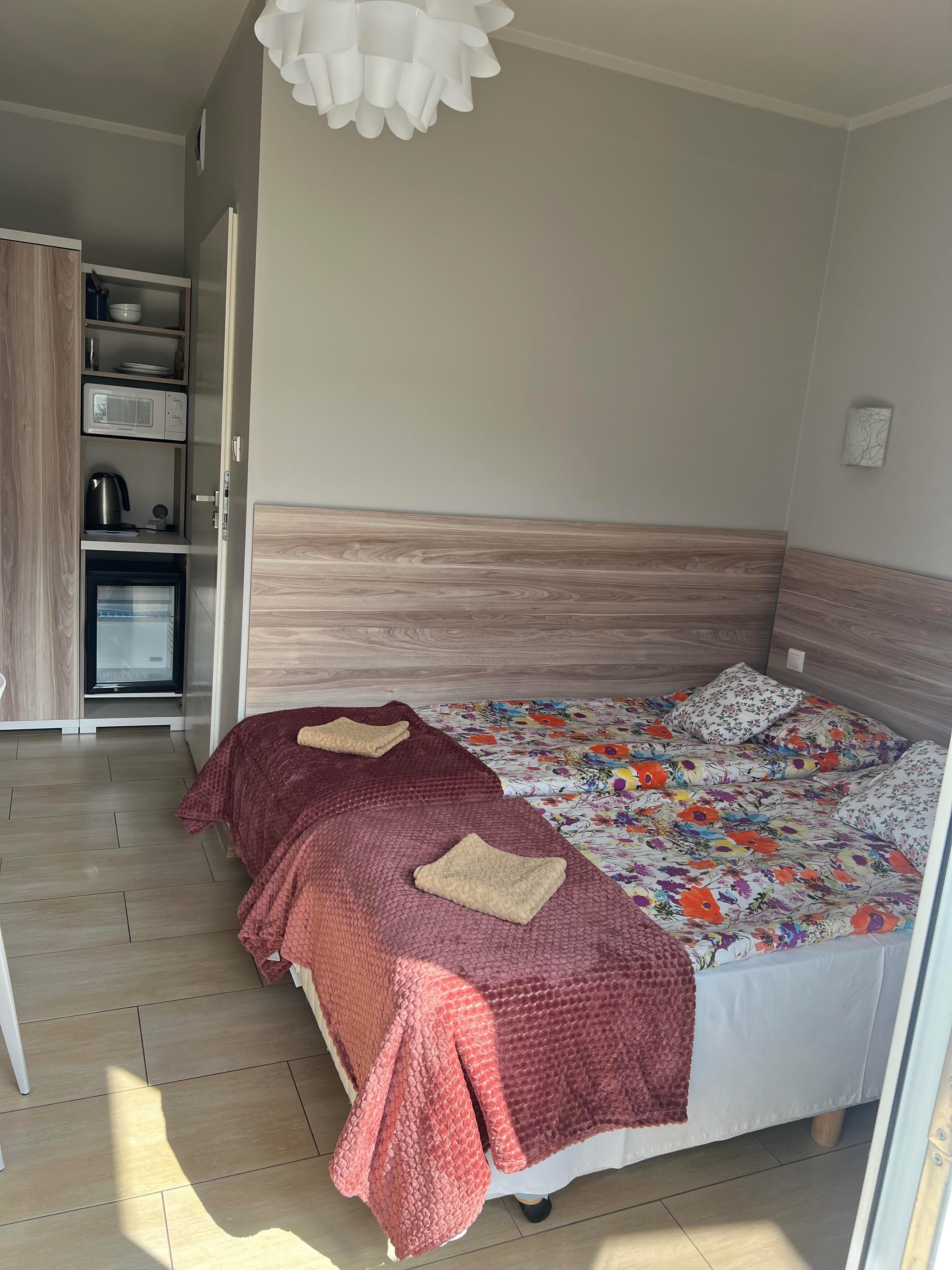 POKOJE 350m od MORZA  90 zł od osoby
