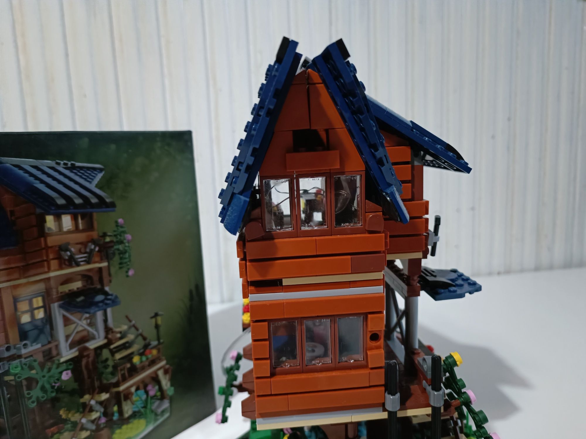 Domek LEGO lego domek na drzewie z oświetleniem