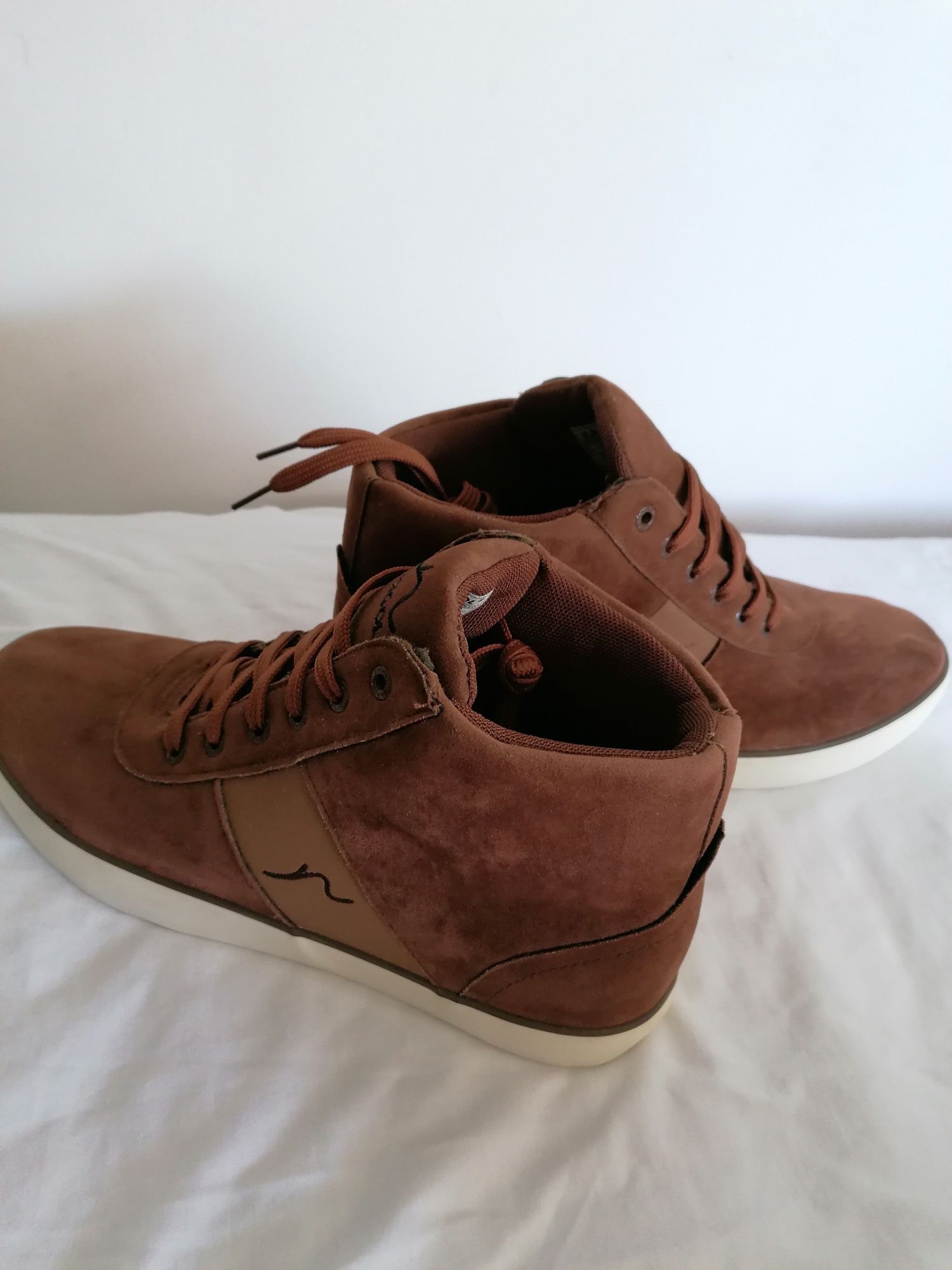 Tenis/botas em Camurça Novas tam 46