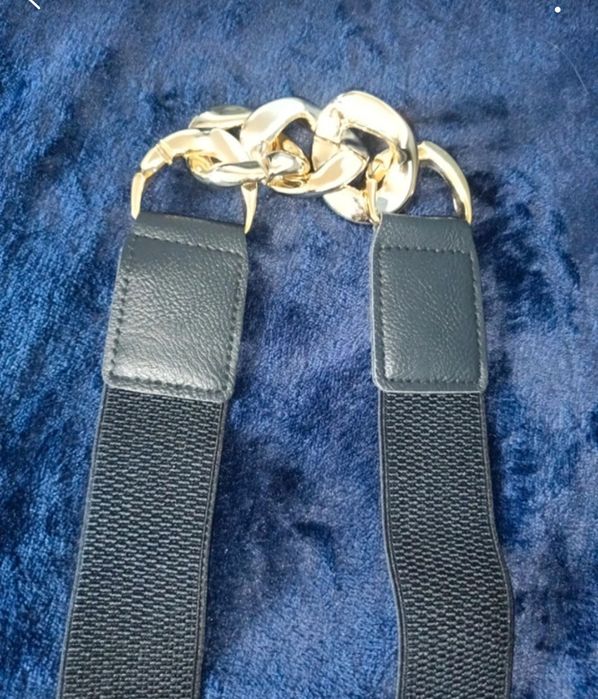 Czarna sukienka wieczorowa