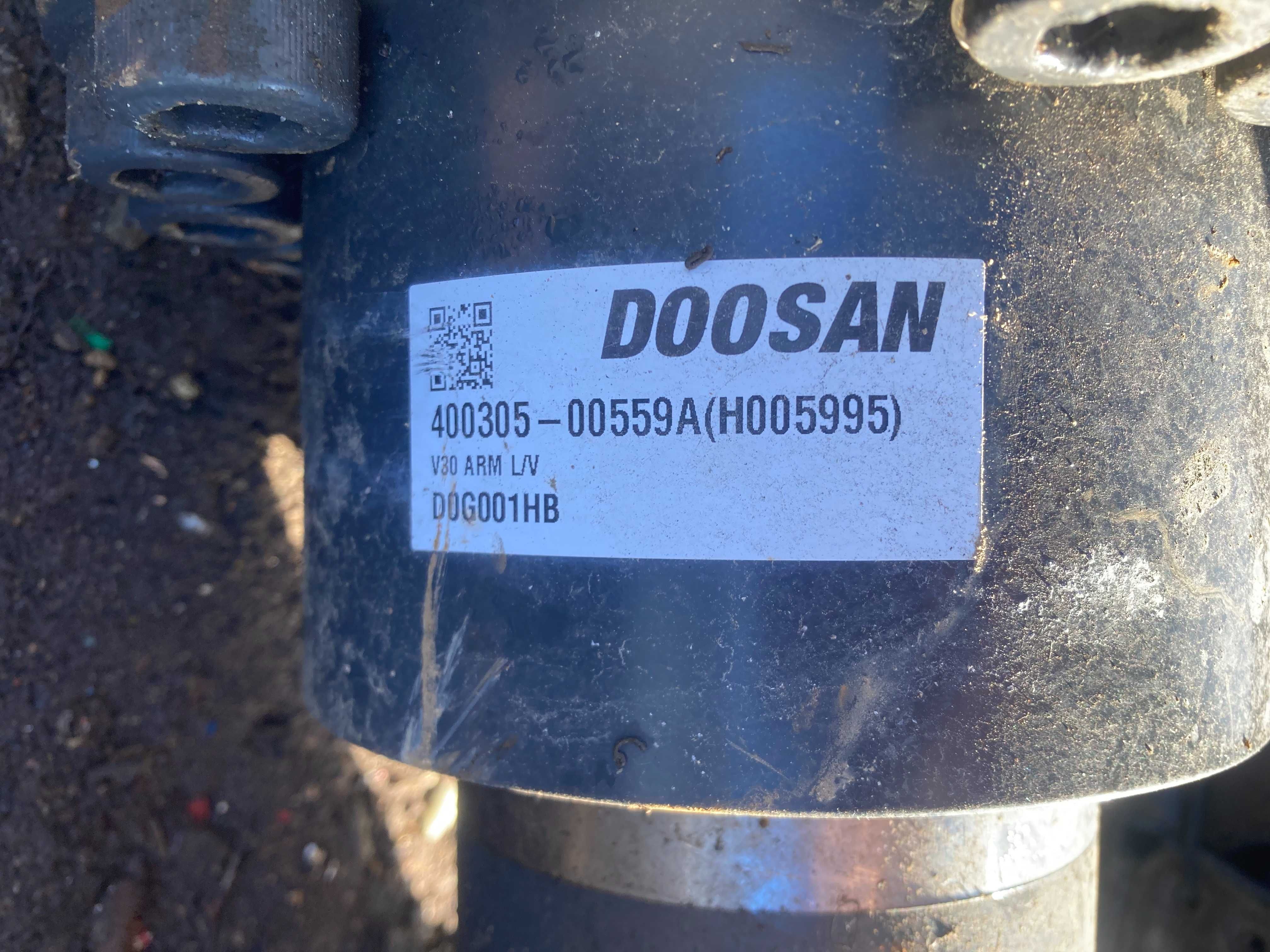 2 X siłownik ramienia KOPARKA DOOSAN DX300LC-5