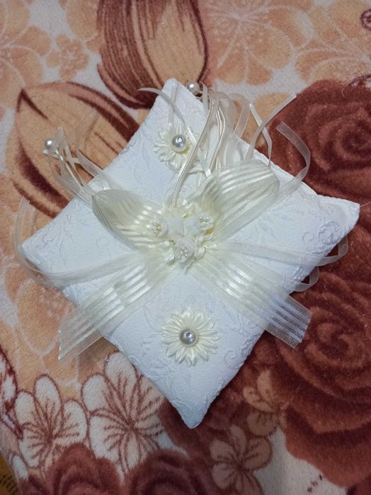 Свадебная подушечка для колец