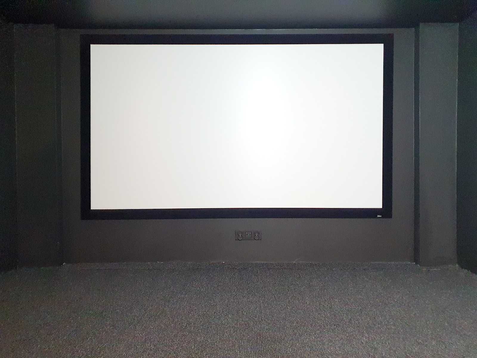 Ekran do kina domowego Adeo Plano 250 x 140 cm Reference White +Velvet