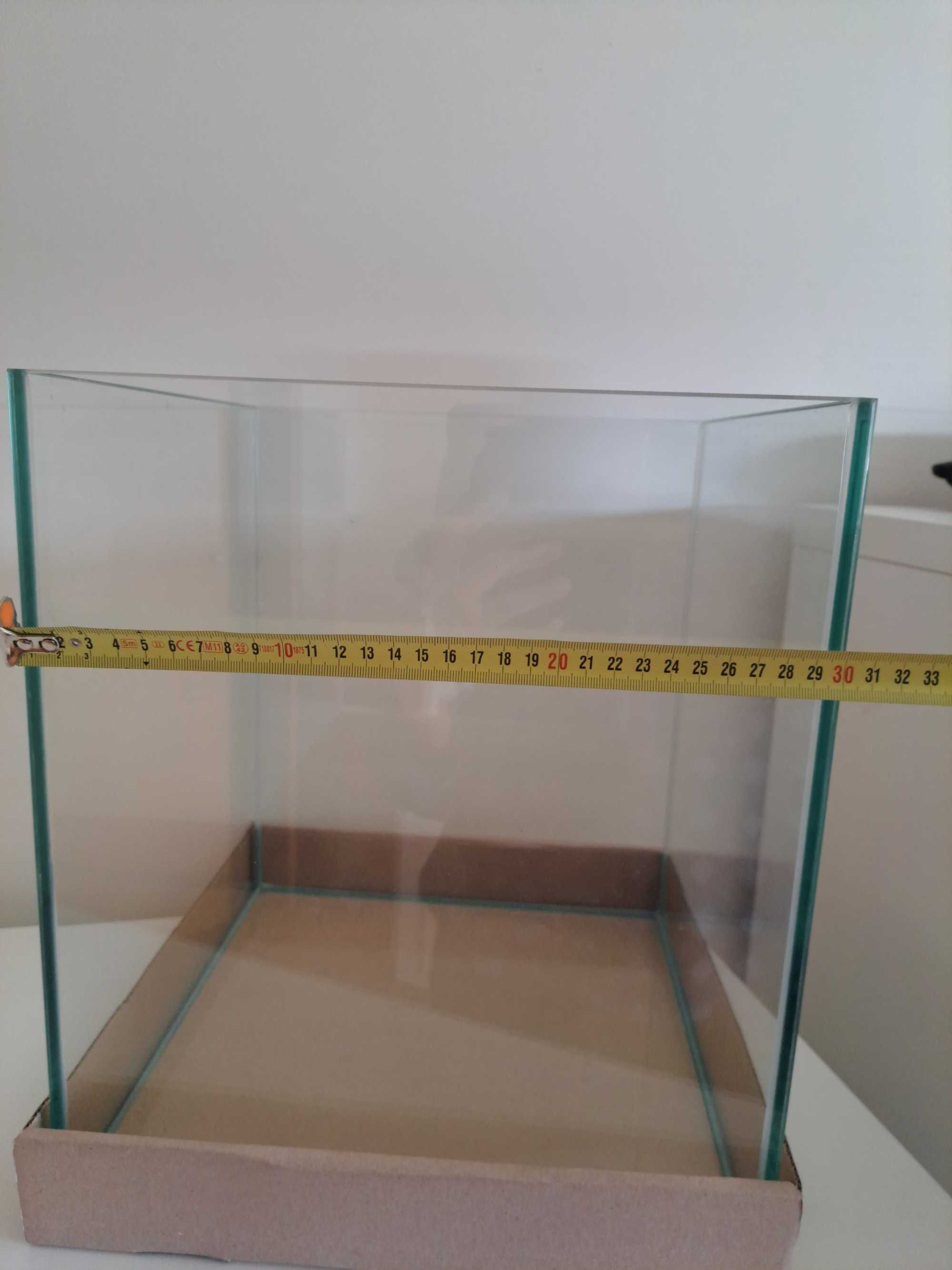 Aquário com formato de cubo