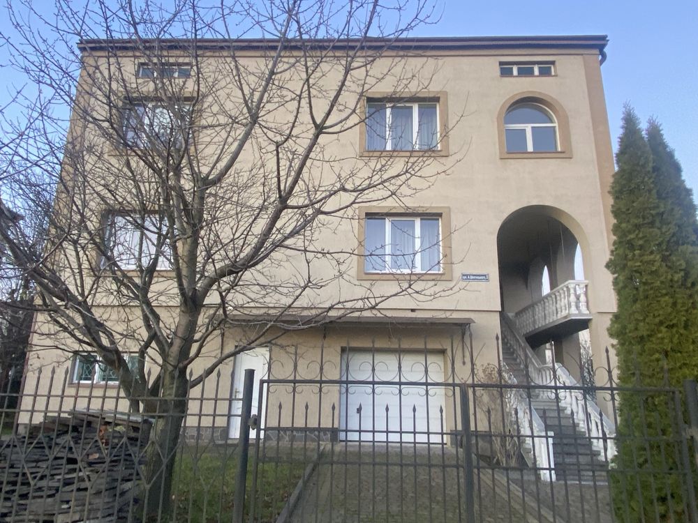 Будинок 400 м кв м Жовква, продаж/довготривала оренда!