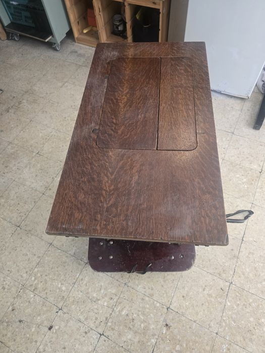 Máquina  de costura  singer