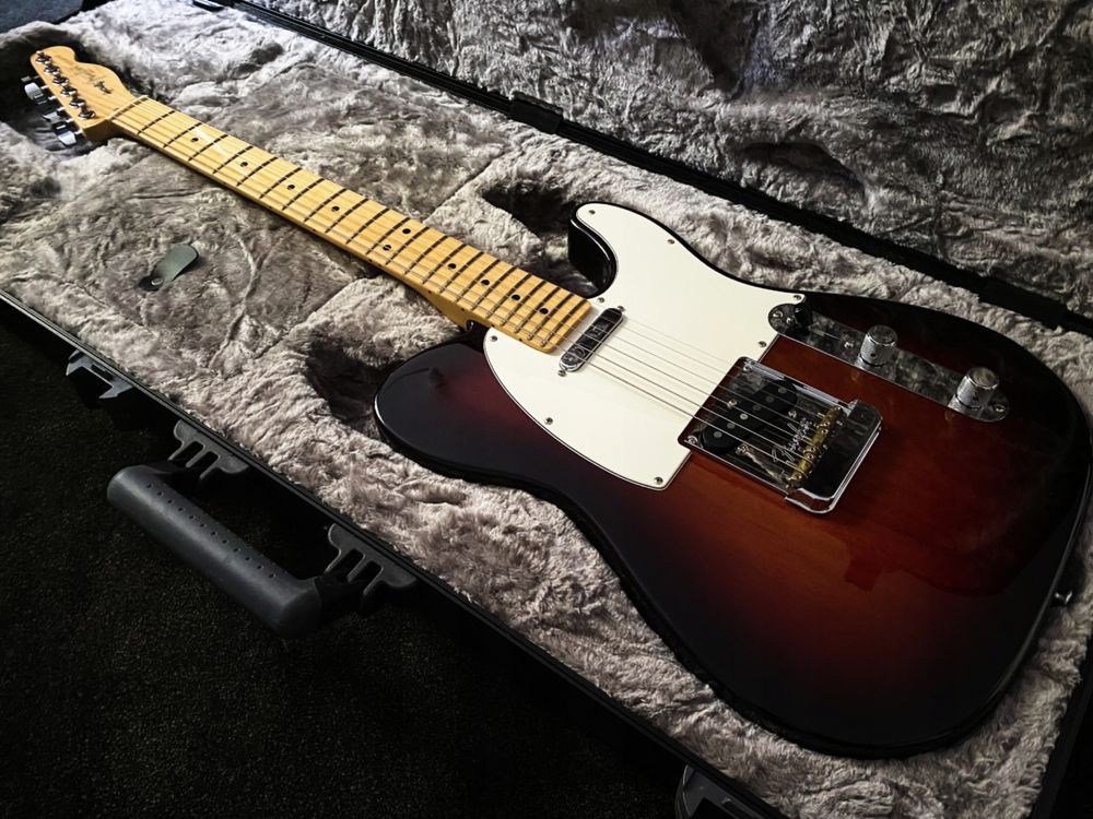 Fender Telecaster American Professional 3-Color Sunburst.