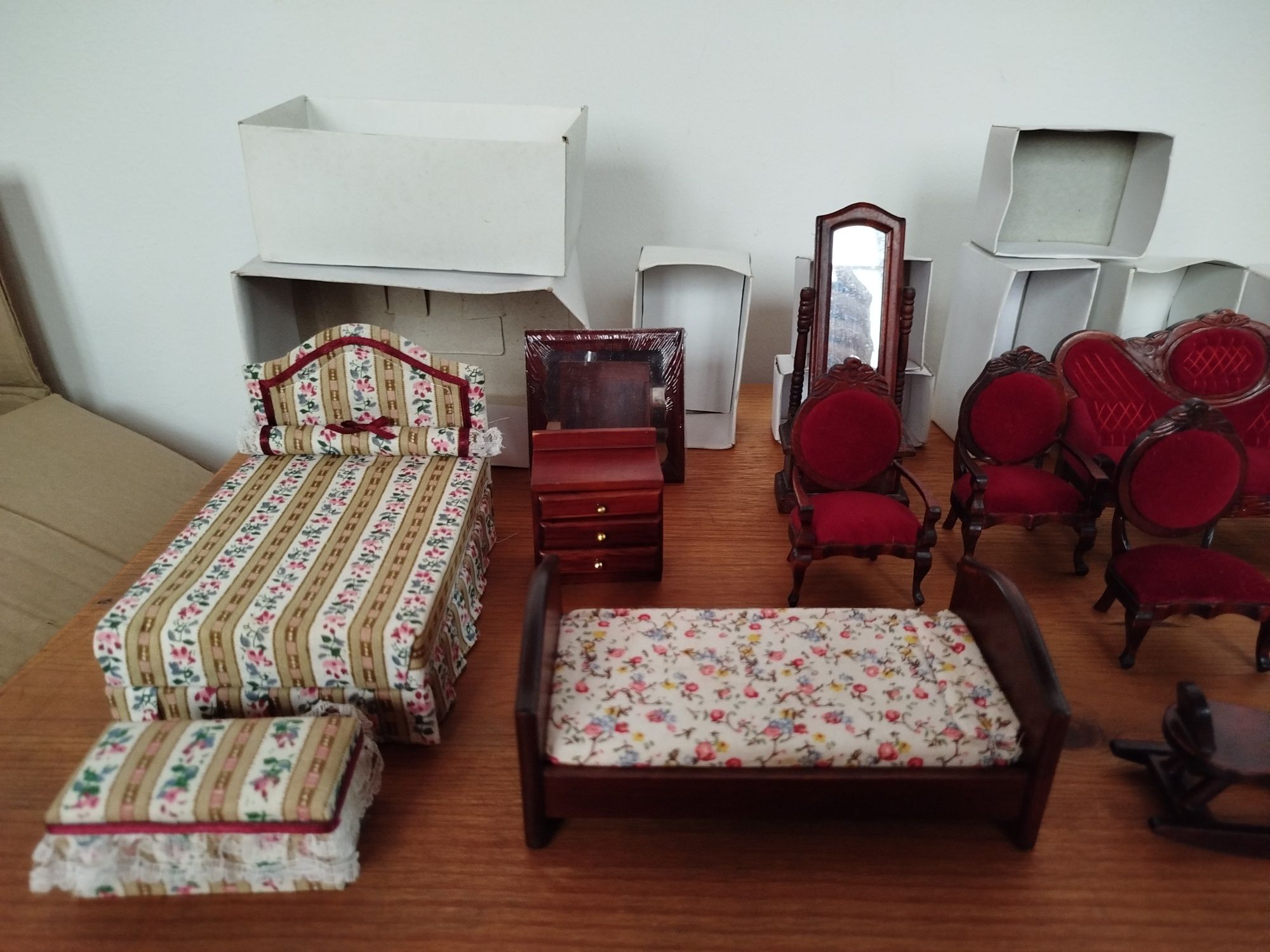 MOBILIÁRIO | Casa de Bonecas Vitoriana (Recheio)